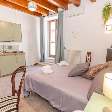 Centro Storico Redmood House A 5 Min Dal Mare, Breakfast, Aria Condizionata, Wi-Fi E Netflix Apartment Barletta Bagian luar foto