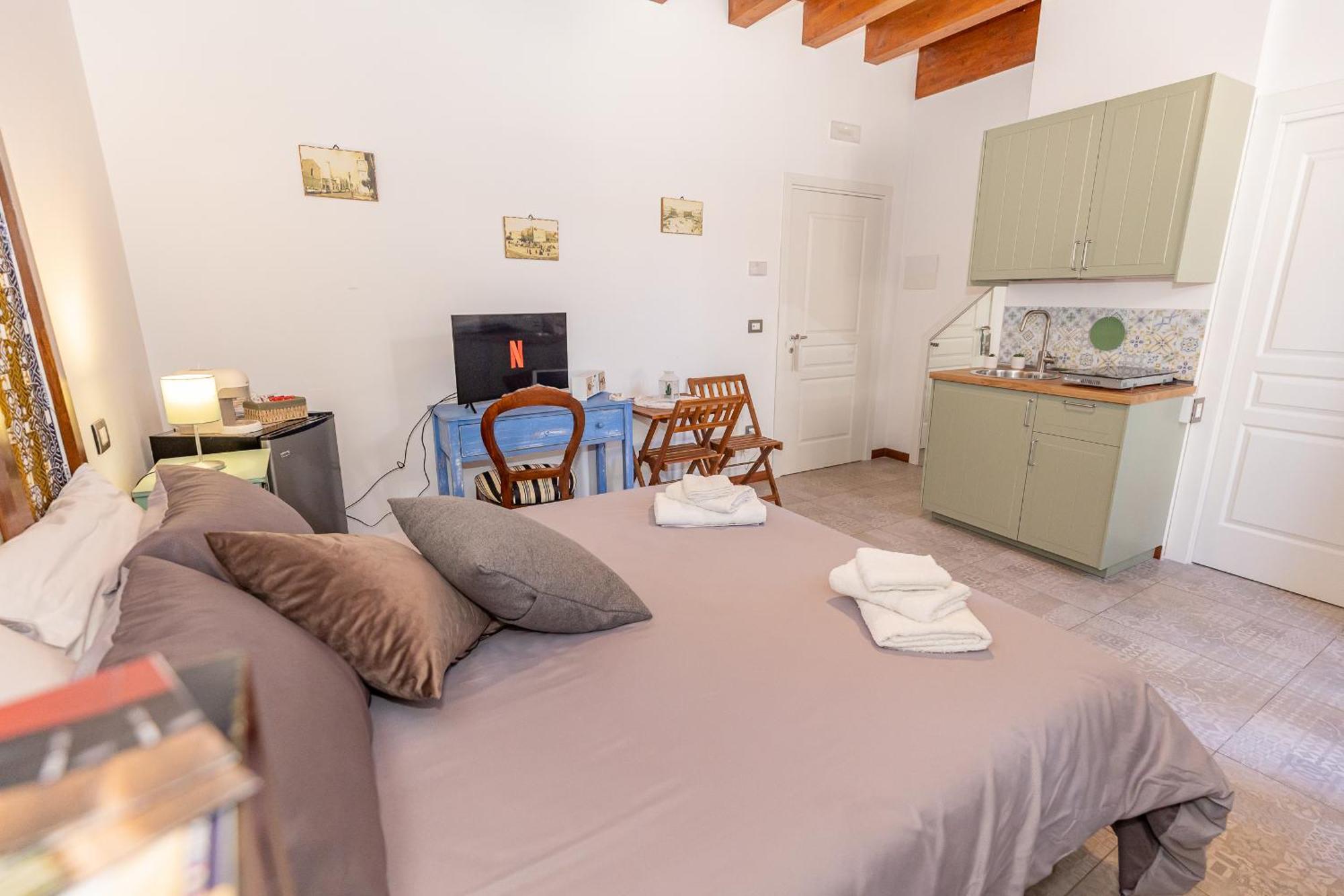 Centro Storico Redmood House A 5 Min Dal Mare, Breakfast, Aria Condizionata, Wi-Fi E Netflix Apartment Barletta Bagian luar foto